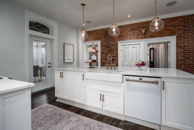 62 Alexander Street • Belleville, ON photo 5