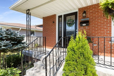 30 Redwing Street • Kawartha Lakes, ON photo 3