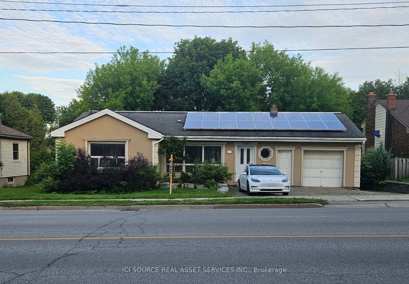 52 Speedvale Avenue W • Guelph, ON photo 1