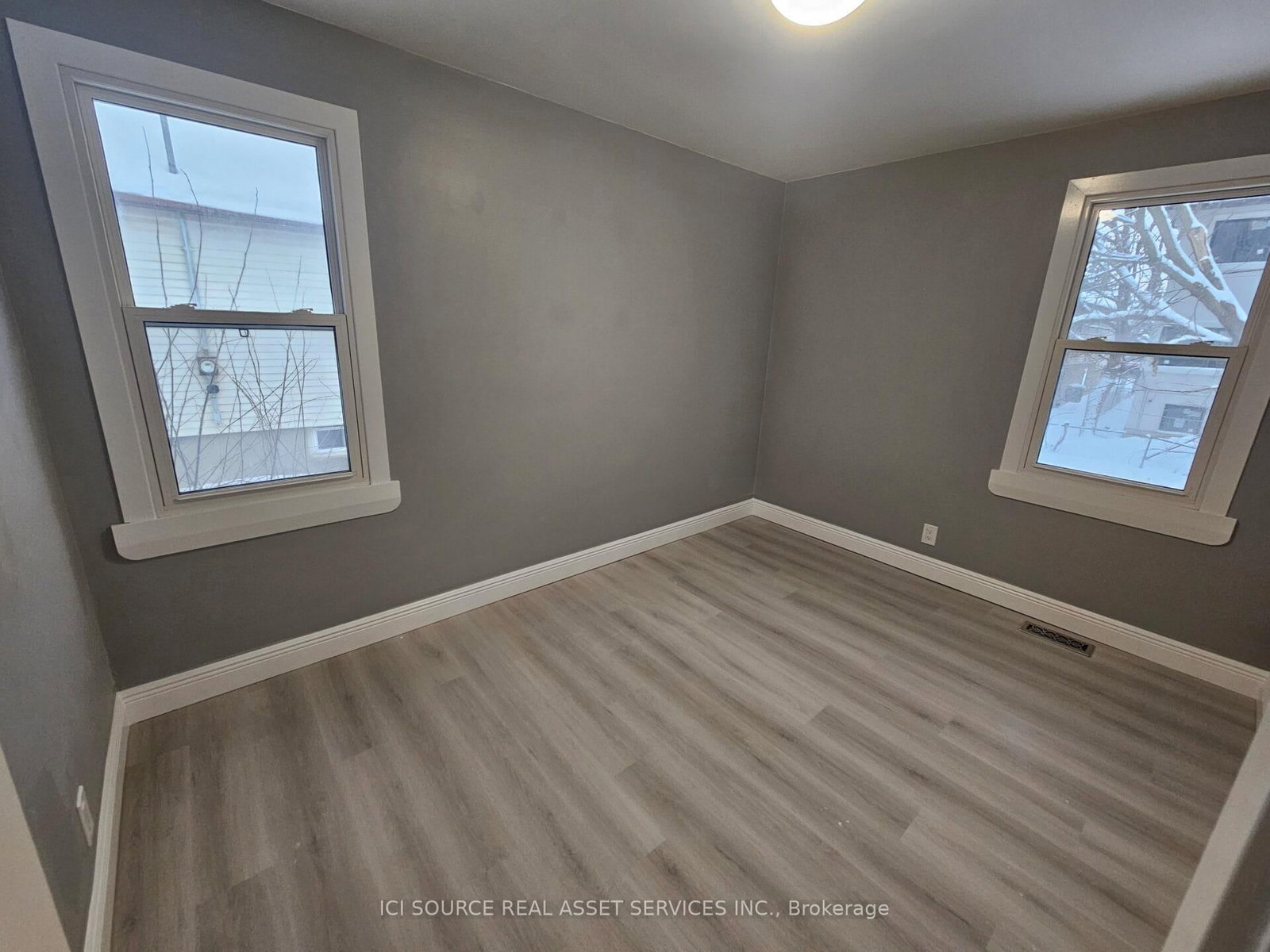 52 Speedvale Avenue W • Guelph, ON photo 18