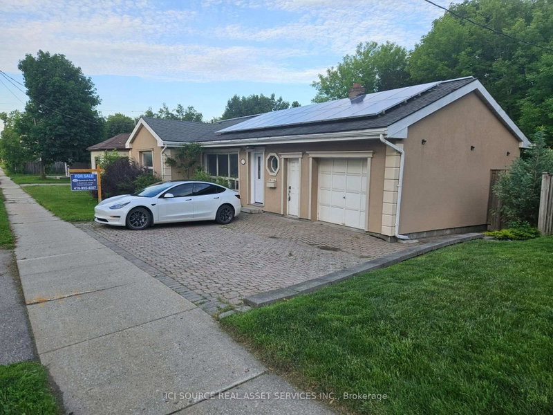 52 Speedvale Avenue W