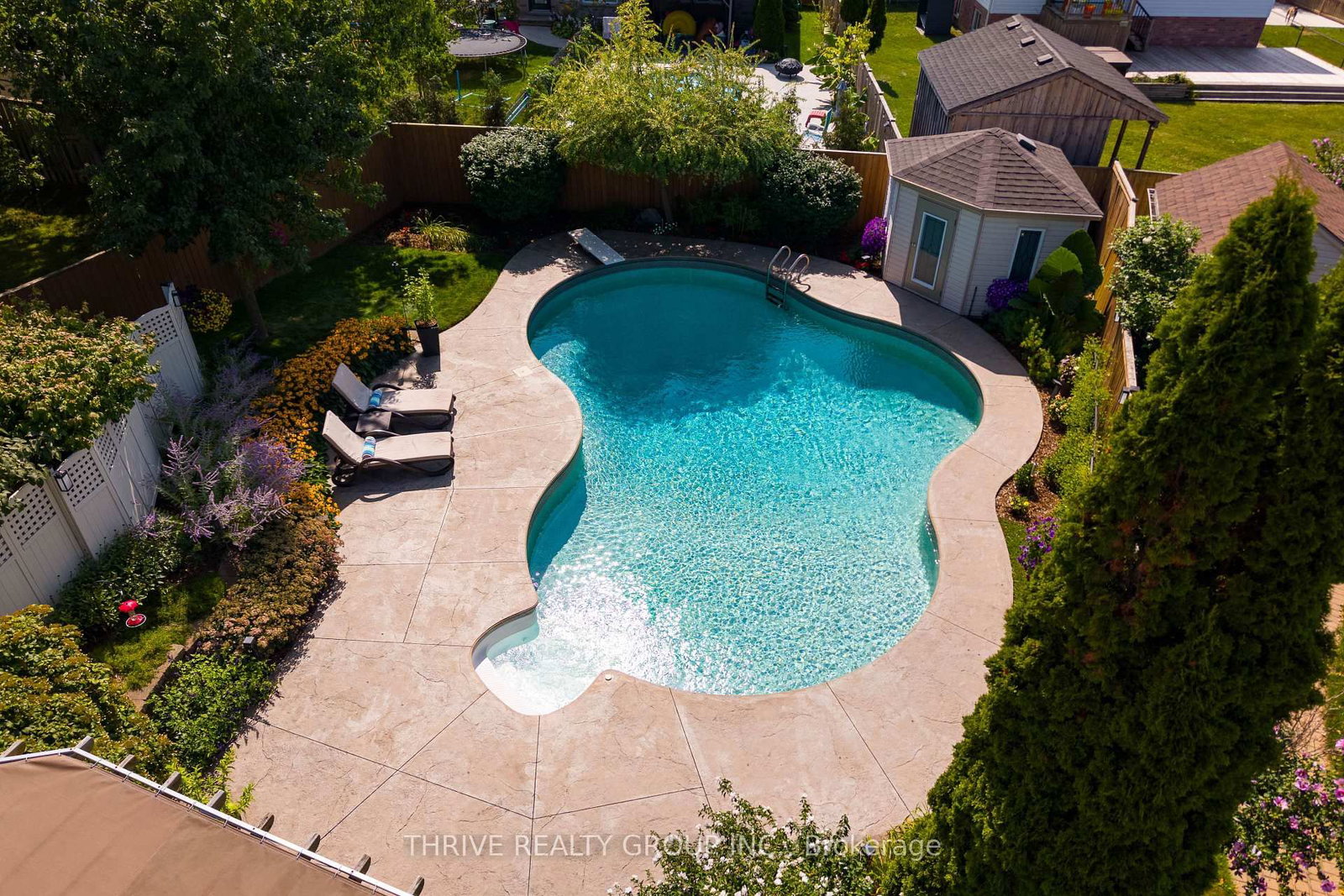175 Forest Grove Crescent • Thames Centre, ON photo 17