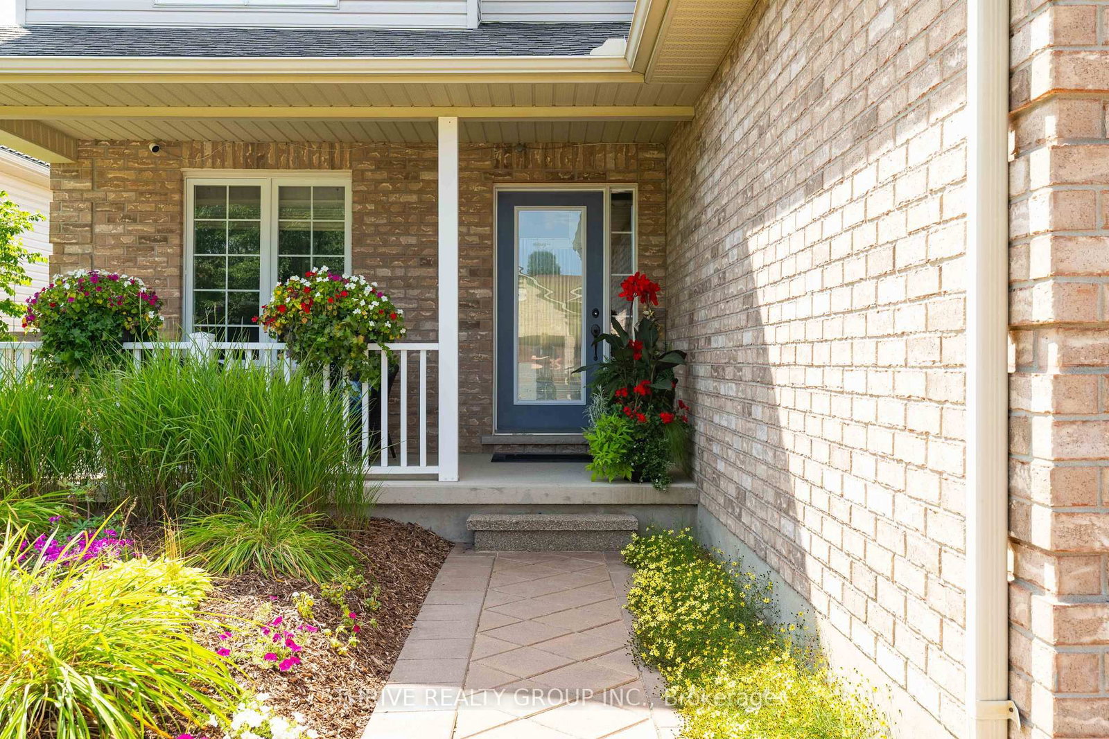 175 Forest Grove Crescent • Thames Centre, ON photo 4