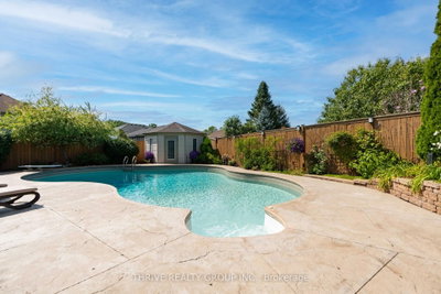 175 Forest Grove Crescent • Thames Centre, ON photo 6
