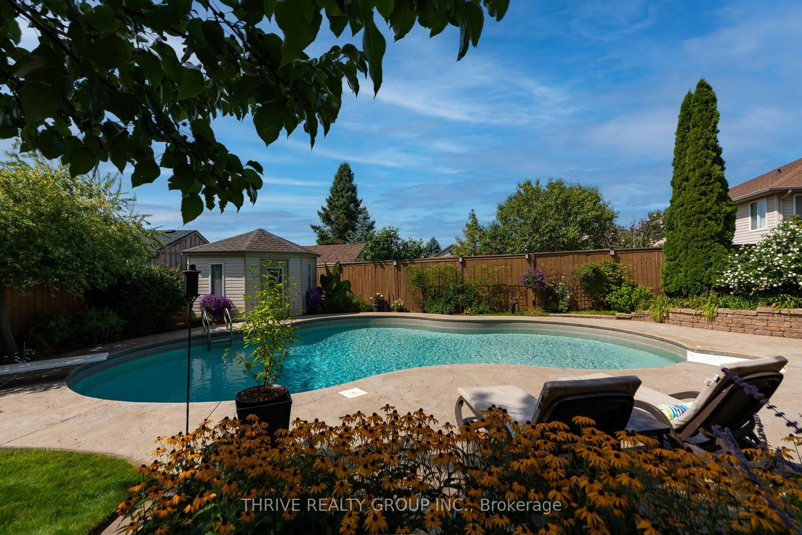 175 Forest Grove Crescent • Thames Centre, ON photo 8