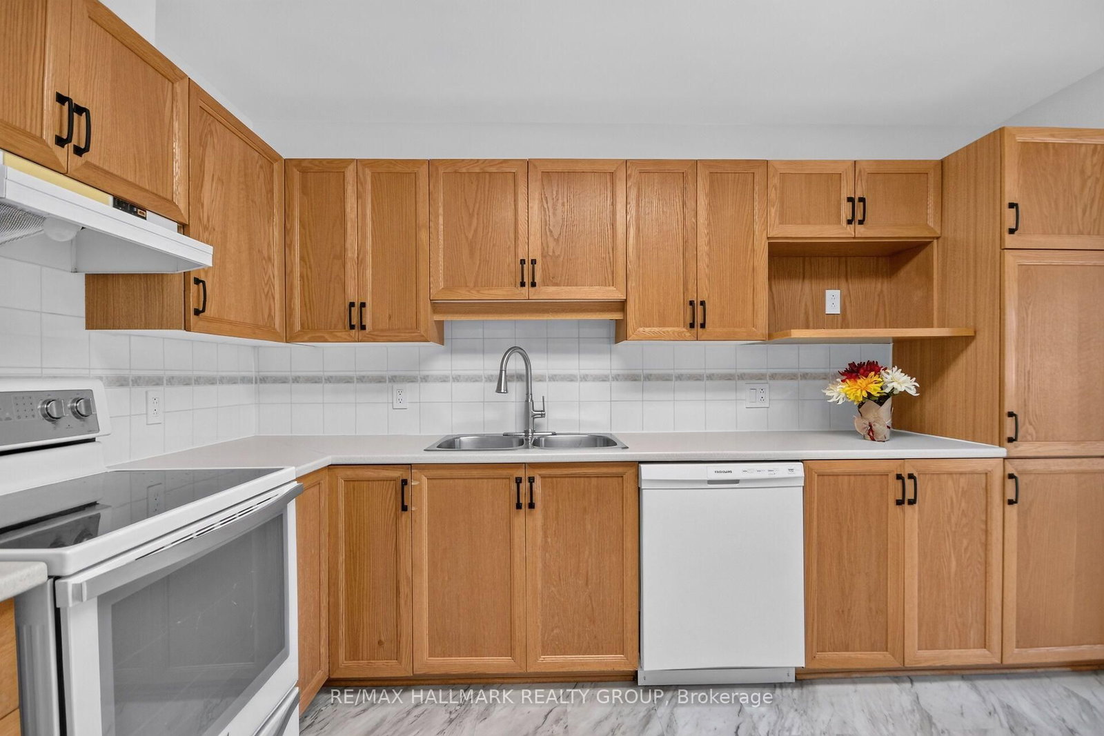 82 Whalings Circle • Stittsville, ON photo 18