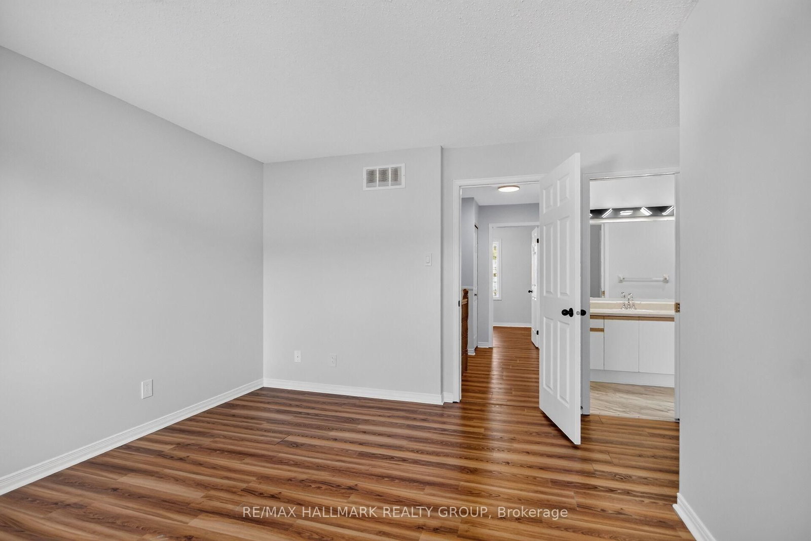 82 Whalings Circle • Stittsville, ON photo 23