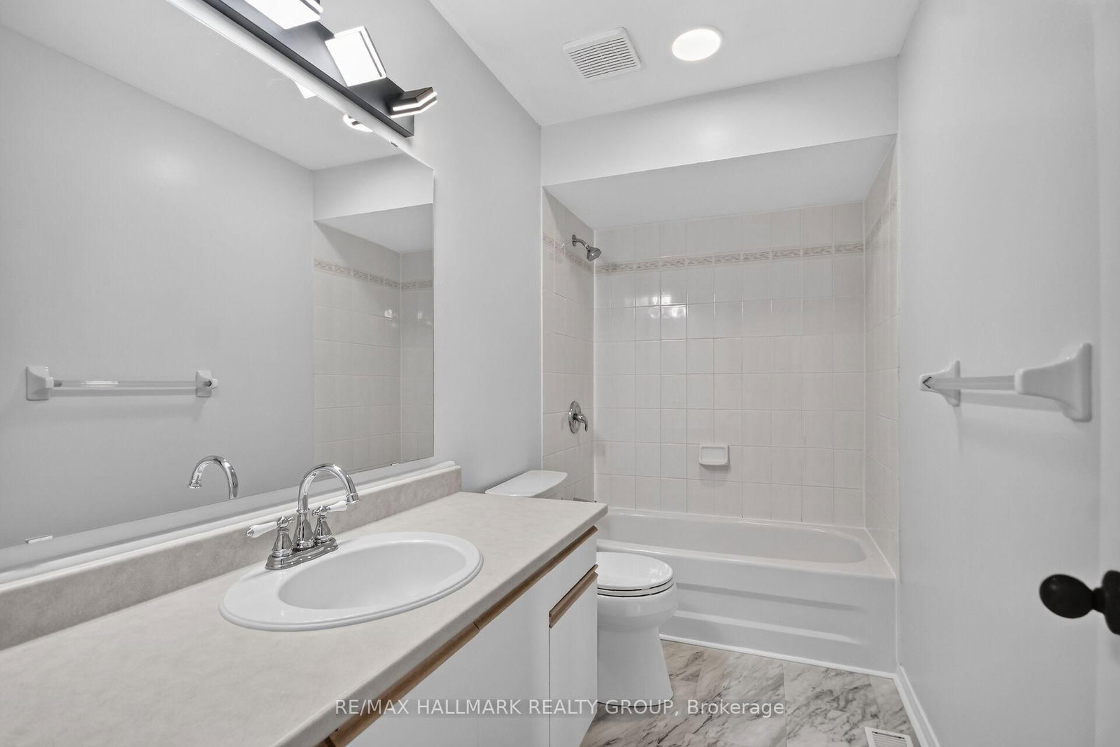 82 Whalings Circle • Stittsville, ON photo 29