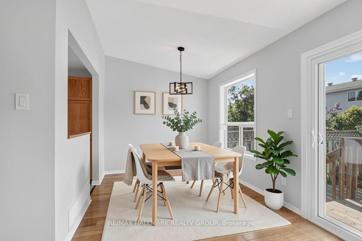 82 Whalings Circle • Stittsville, ON photo 9