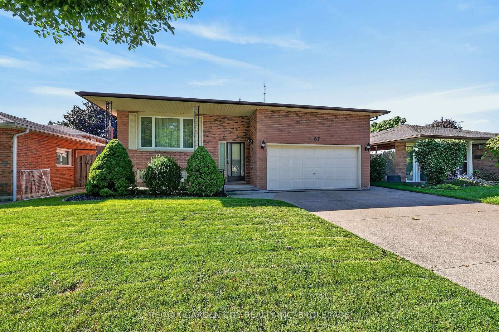 Detached House for sale at 67 College Park Drive, Welland, Ontario, L3C 6Z7 - N. Welland - MLS: X13778564