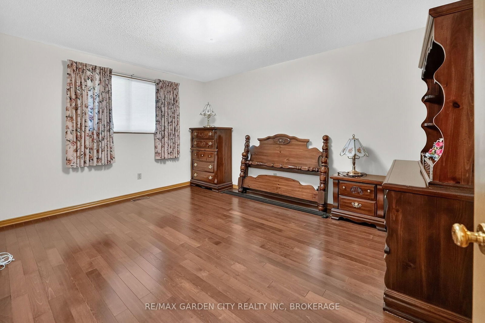Detached House for sale at 67 College Park Drive, Welland, Ontario, L3C 6Z7 - N. Welland - MLS: X13778564
