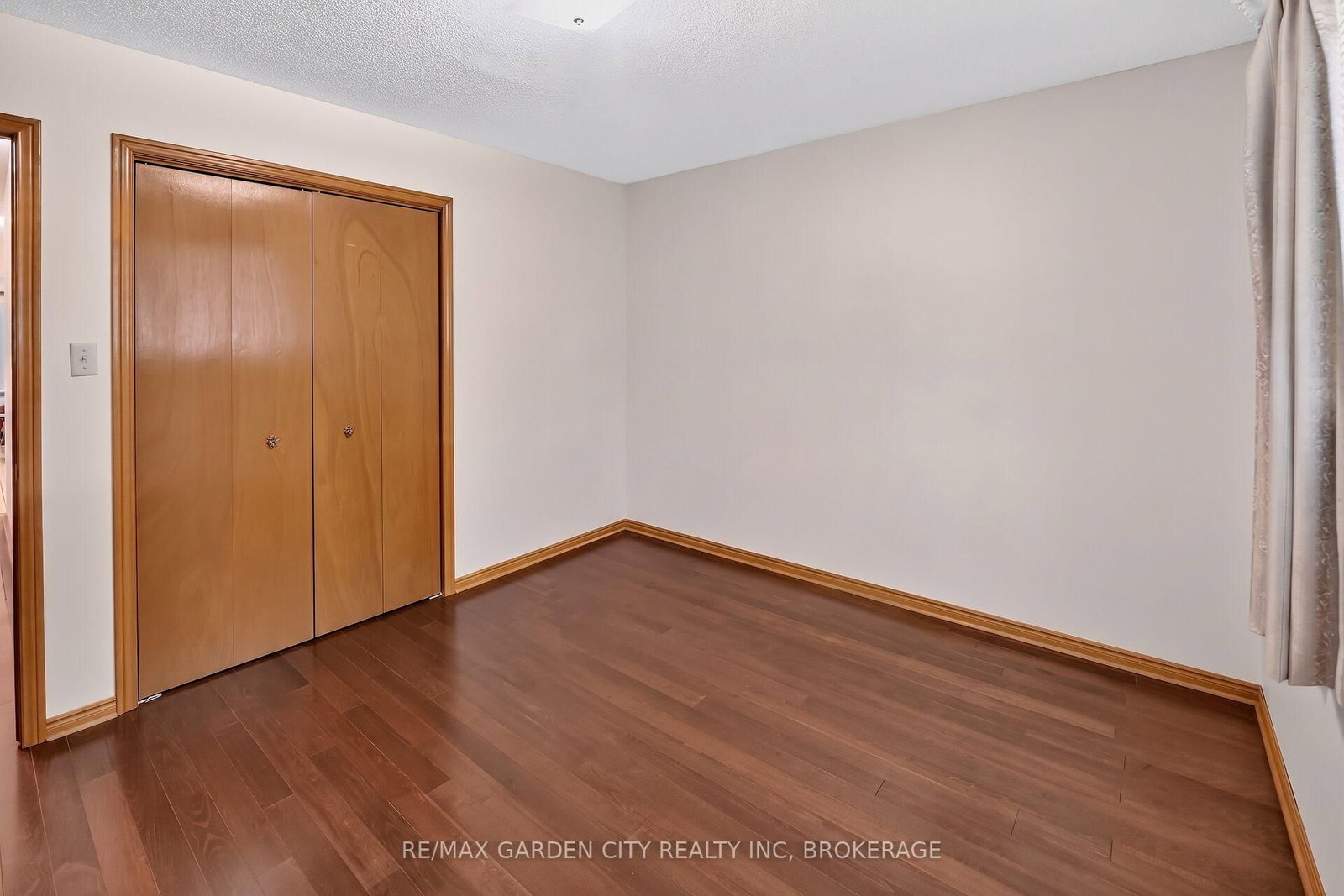 Detached House for sale at 67 College Park Drive, Welland, Ontario, L3C 6Z7 - N. Welland - MLS: X13778564