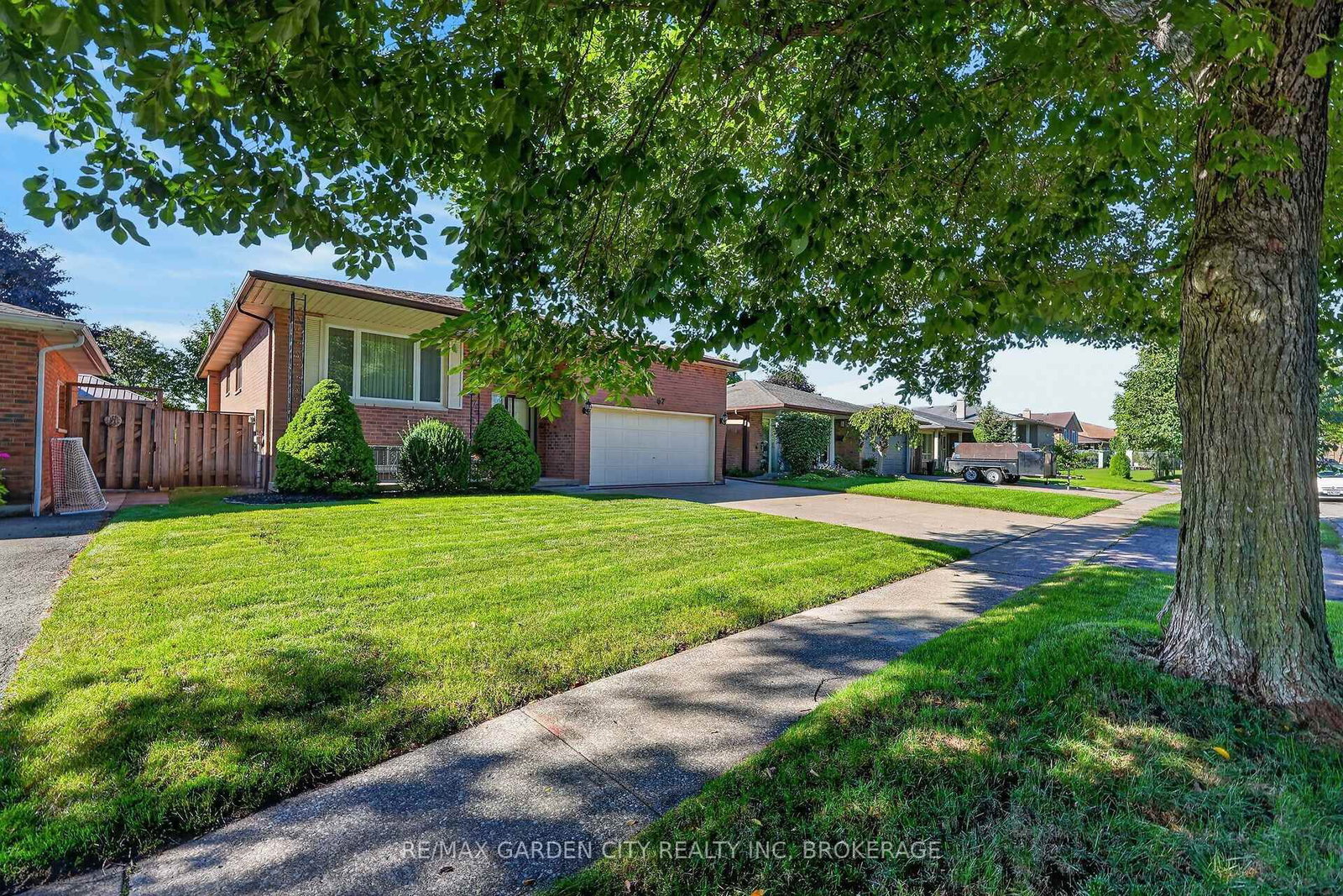 Detached House for sale at 67 College Park Drive, Welland, Ontario, L3C 6Z7 - N. Welland - MLS: X13778564