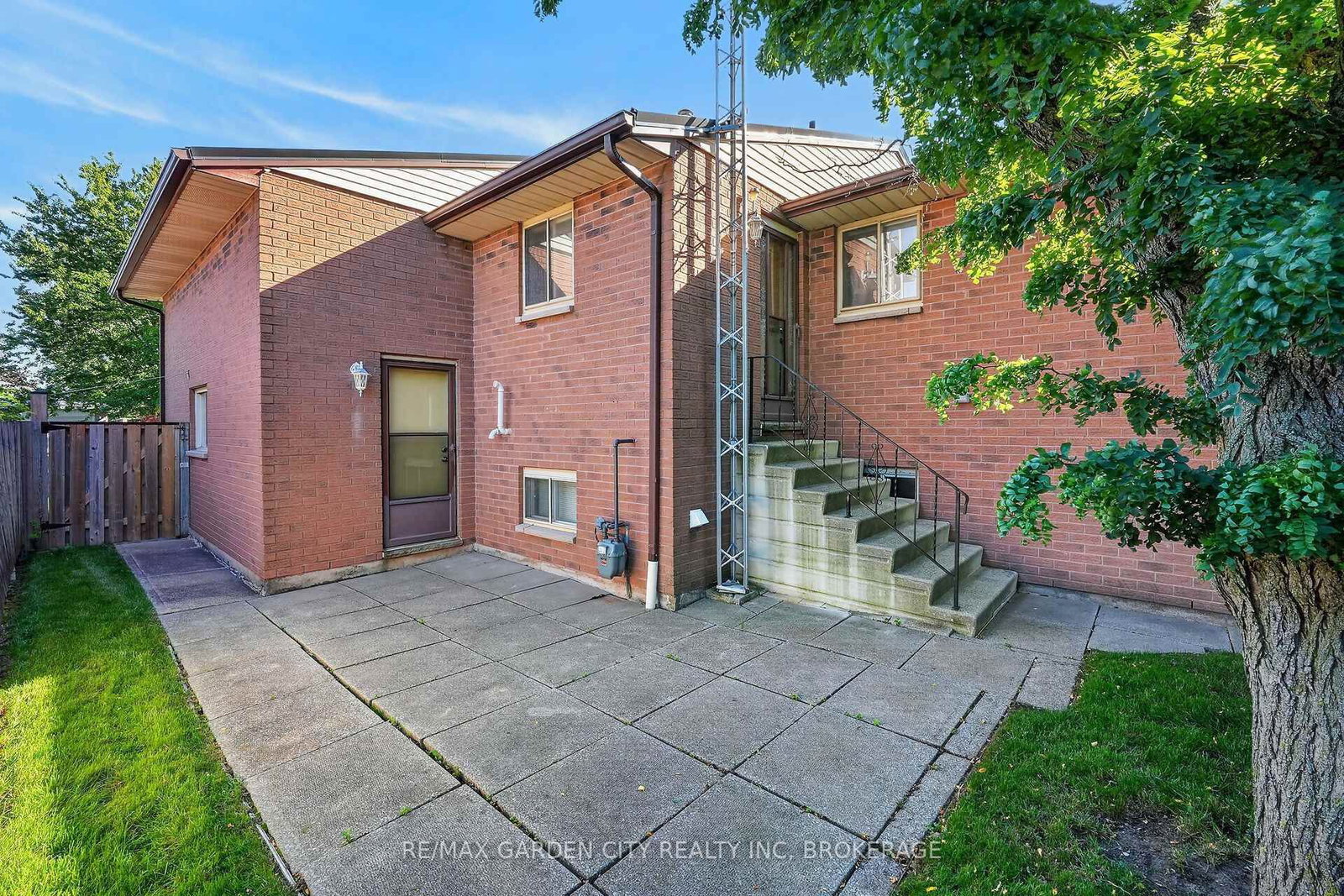 Detached House for sale at 67 College Park Drive, Welland, Ontario, L3C 6Z7 - N. Welland - MLS: X13778564