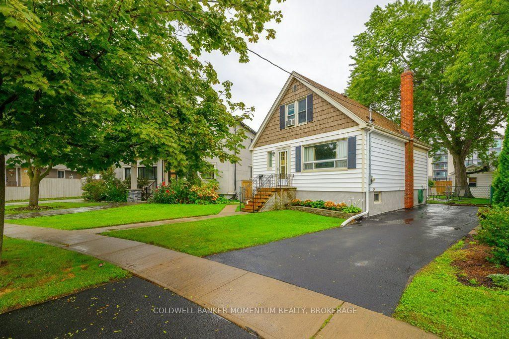 25 Clayburn Avenue • St. Catharines, ON photo 4
