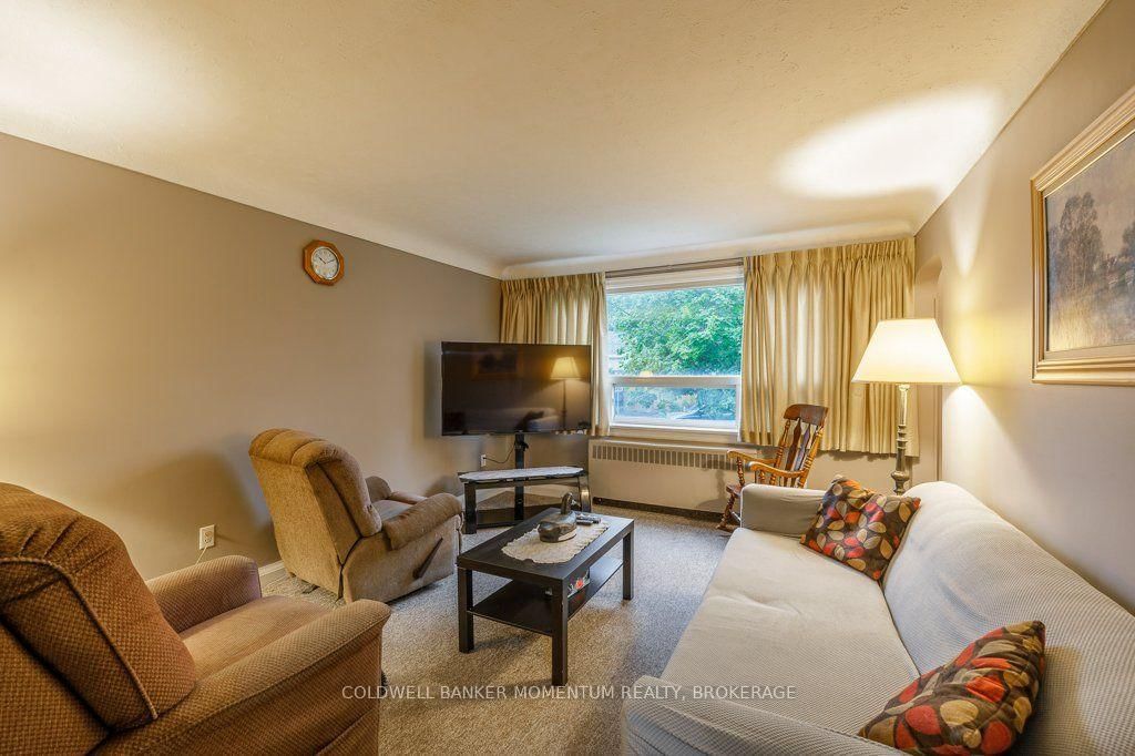 25 Clayburn Avenue • St. Catharines, ON photo 9
