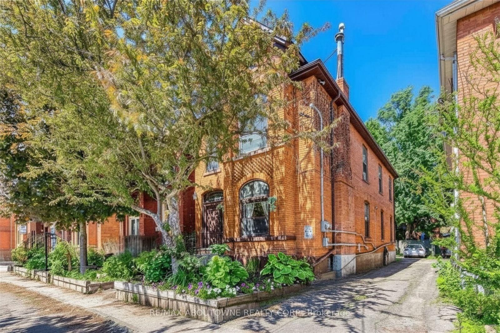 100 Grant Avenue • Hamilton, ON photo 1