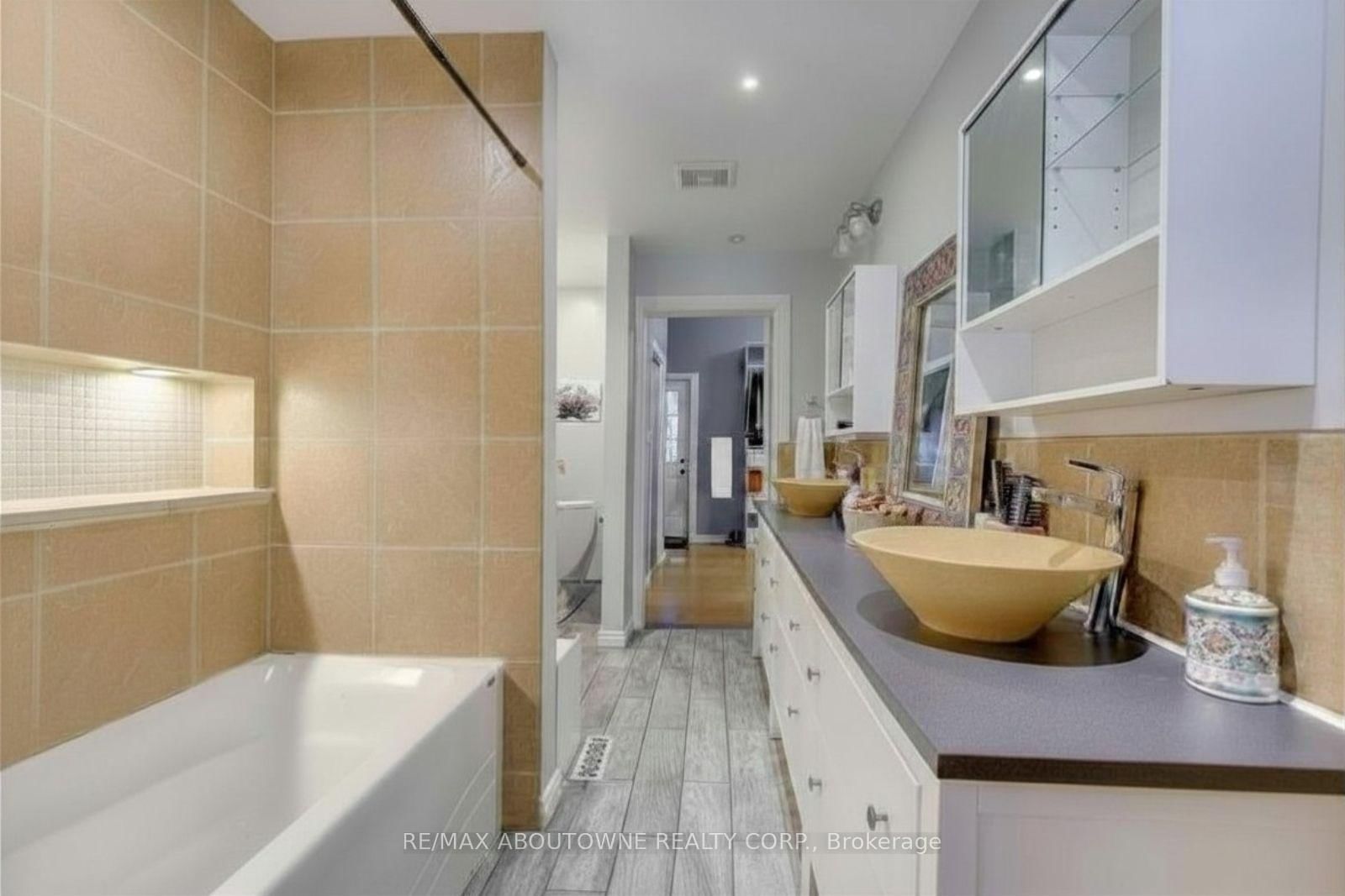 100 Grant Avenue • Hamilton, ON photo 12