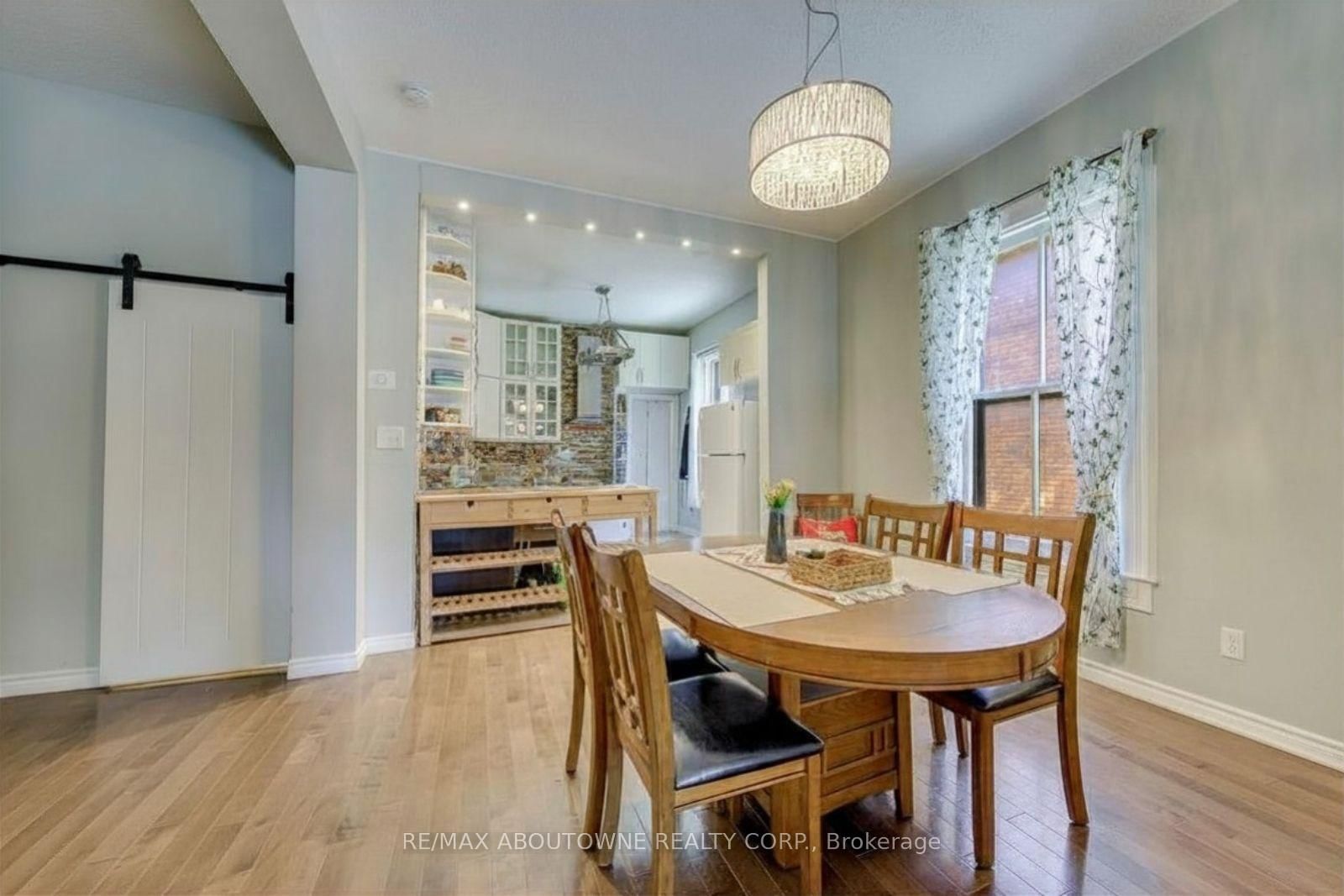 100 Grant Avenue • Hamilton, ON photo 7