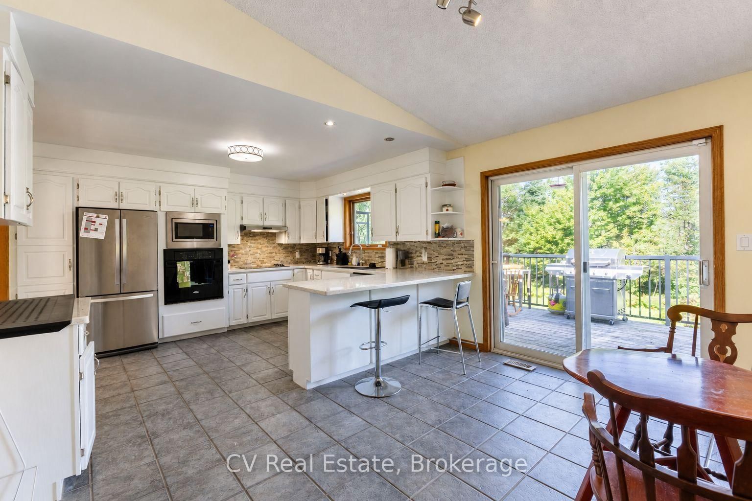 1045 Narrows Road • Gravenhurst, ON photo 14