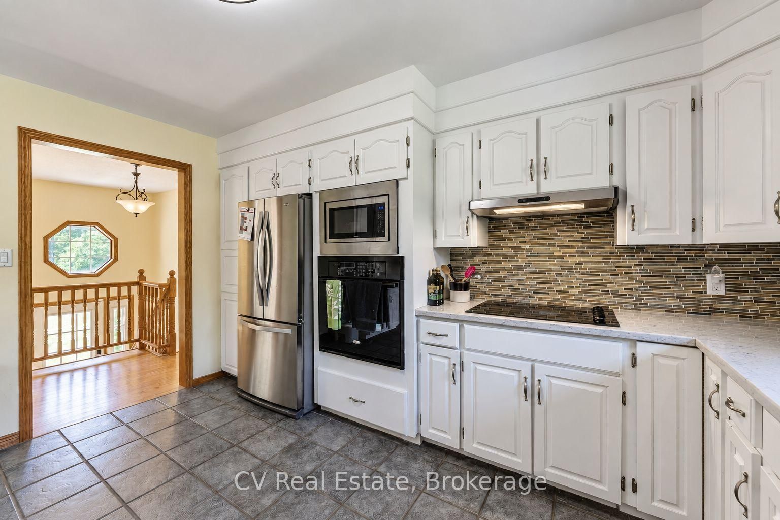 1045 Narrows Road • Gravenhurst, ON photo 10