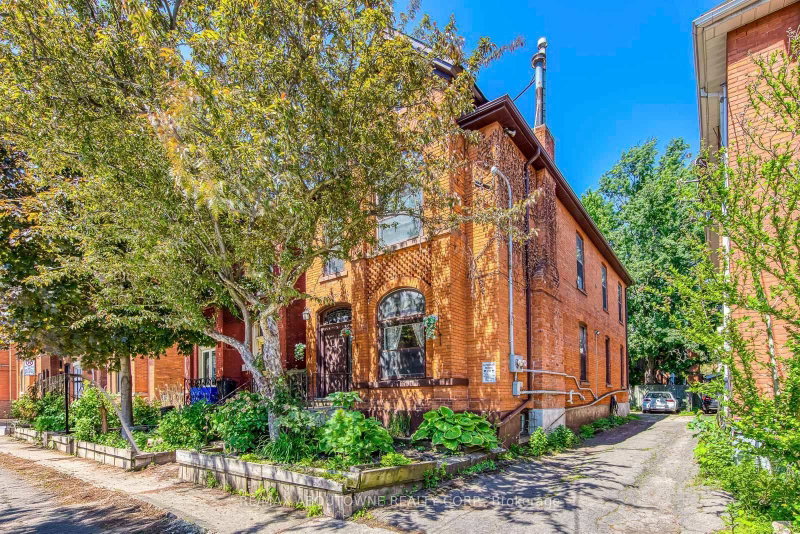 #2 - 100 Grant Avenue