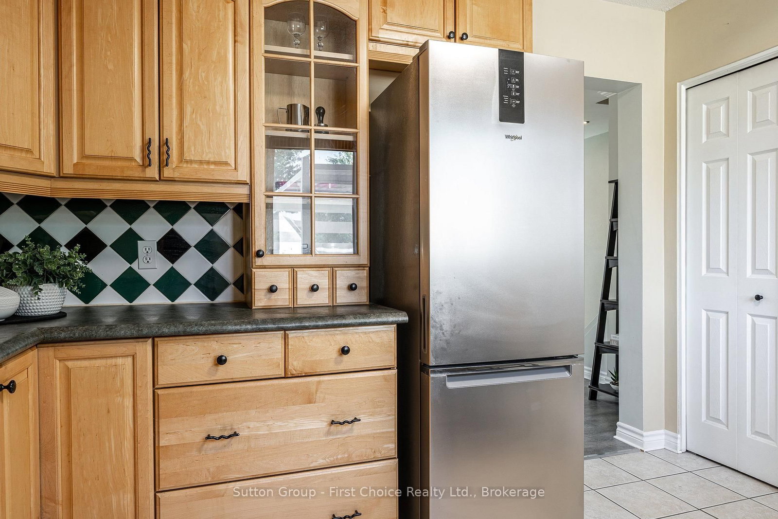93 Kemp Crescent • Stratford, ON photo 11