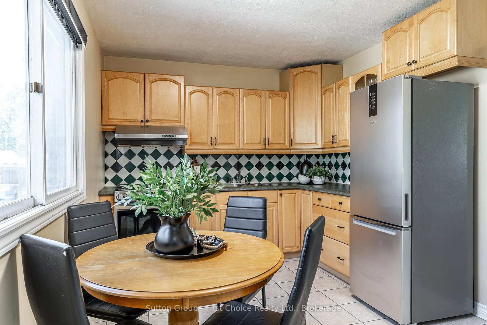 93 Kemp Crescent • Stratford, ON photo 13