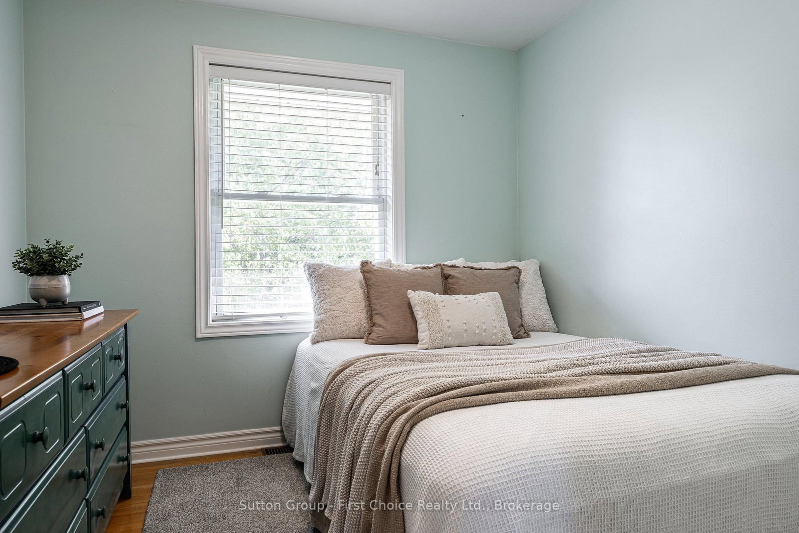 93 Kemp Crescent • Stratford, ON photo 15