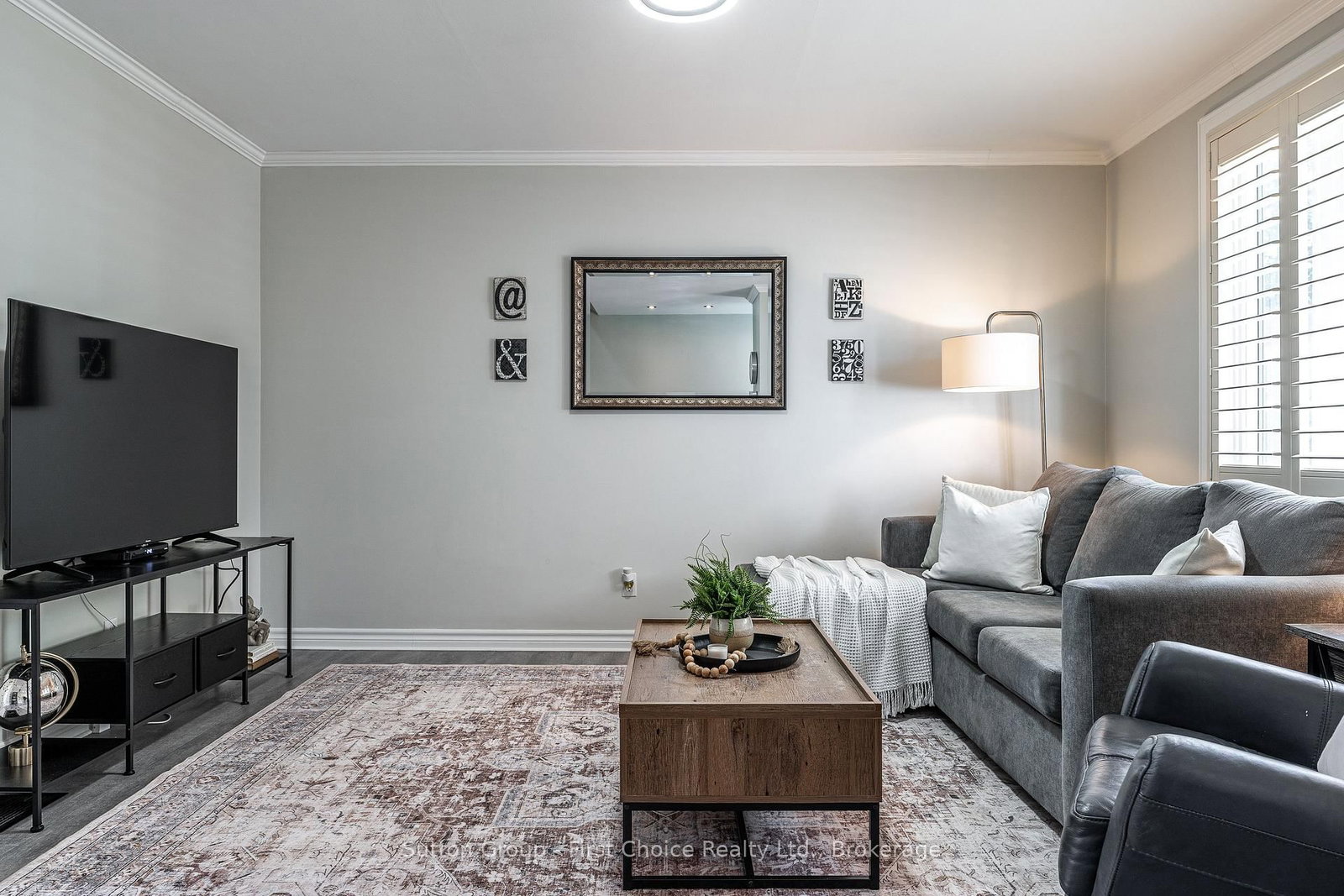 93 Kemp Crescent • Stratford, ON photo 5