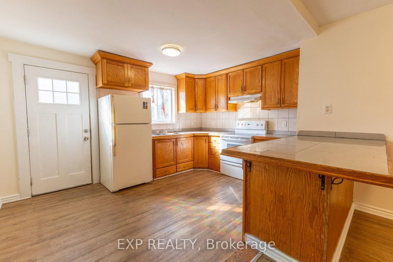 288 Montreal Rd photo 4