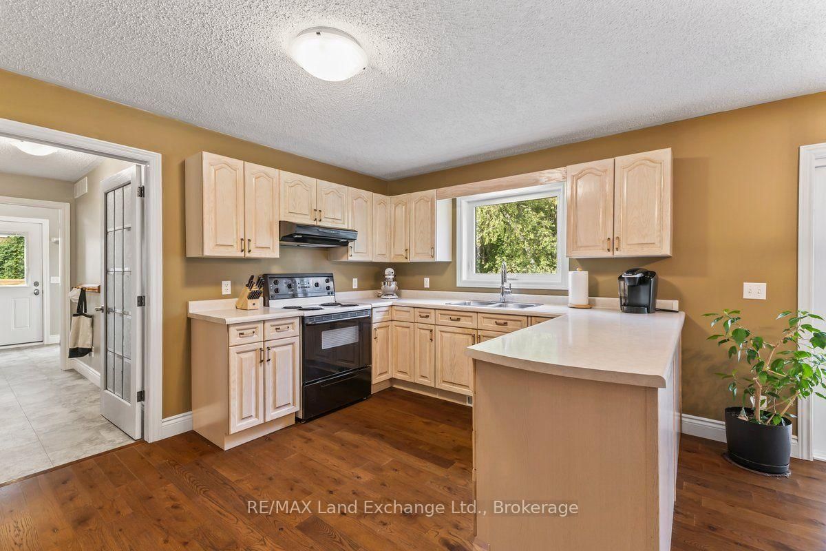 932 Parkwood Drive • Saugeen Shores, ON photo 7