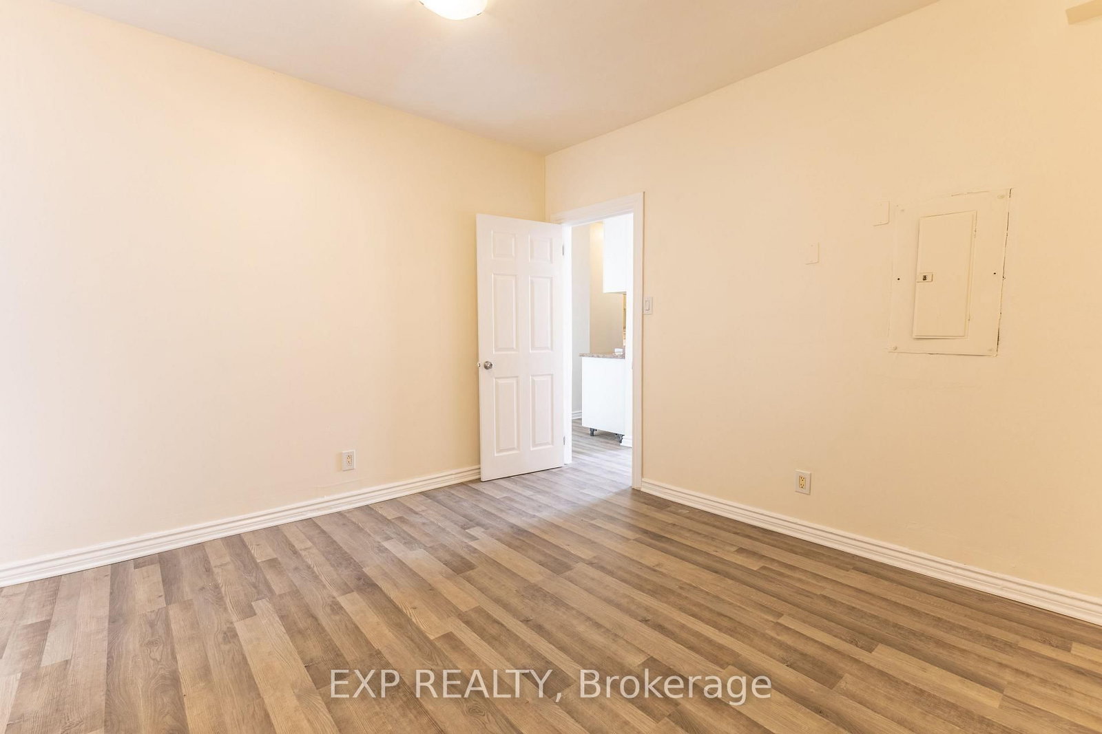 4-288 Montreal Rd, Ottawa, view 5