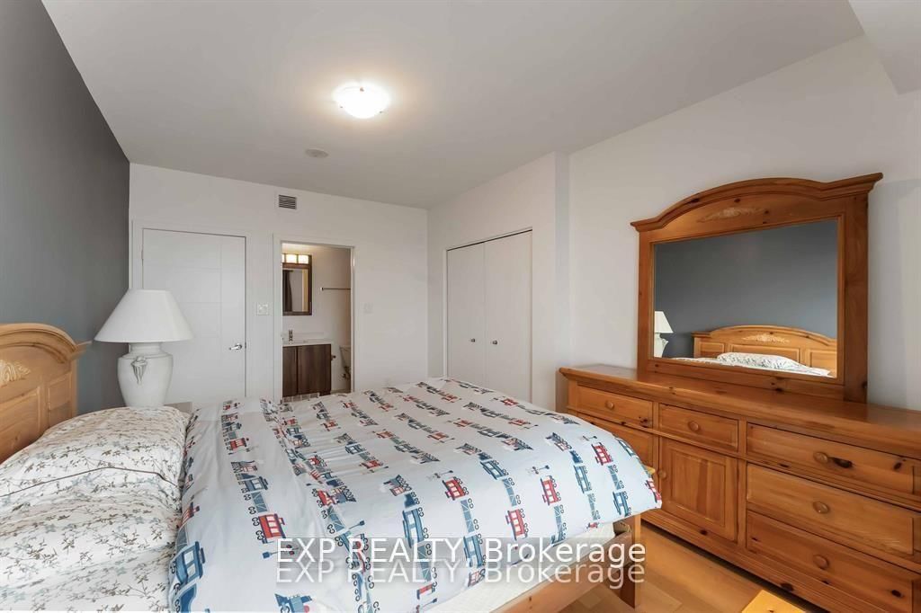 1607-40 Nepean St, Ottawa, view 22