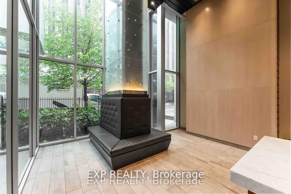 1607-40 Nepean St, Ottawa, view 5
