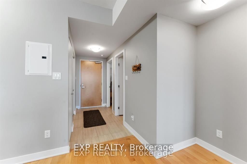 1607-40 Nepean St, Ottawa, view 8