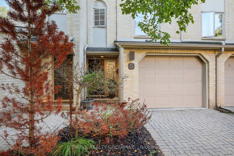 5 - 1399 Commissioners Road W