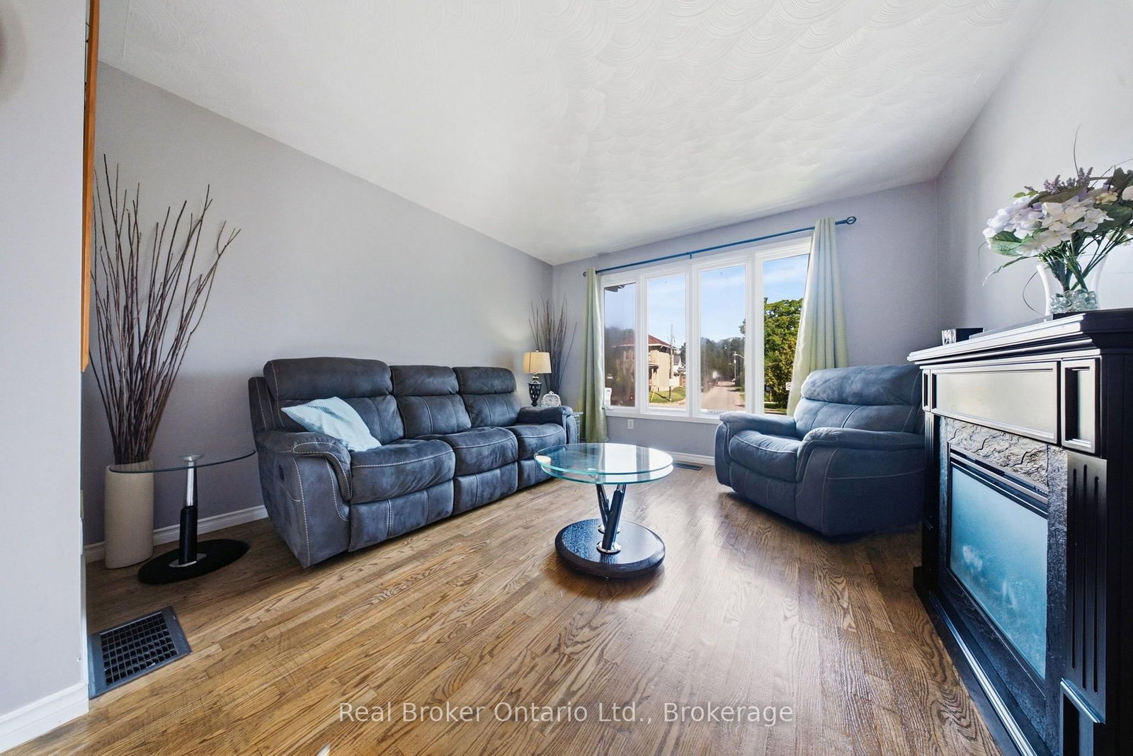 11 Dundas Street W • Brant, ON photo 11