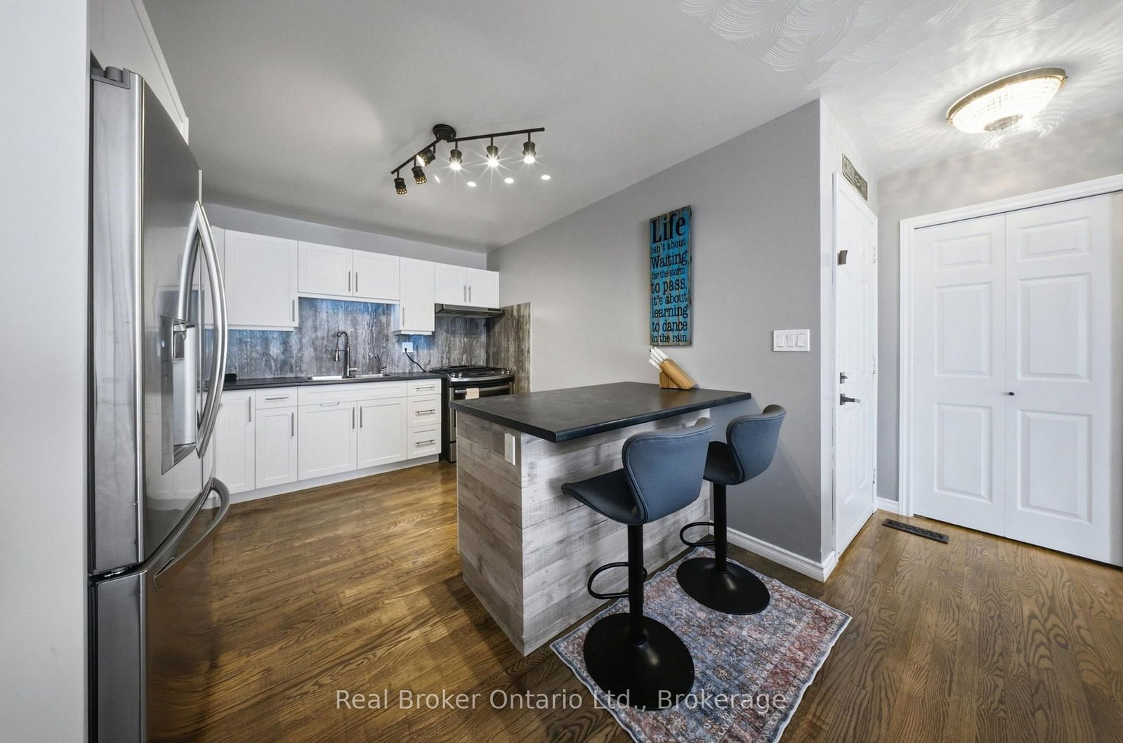 11 Dundas Street W • Brant, ON photo 16