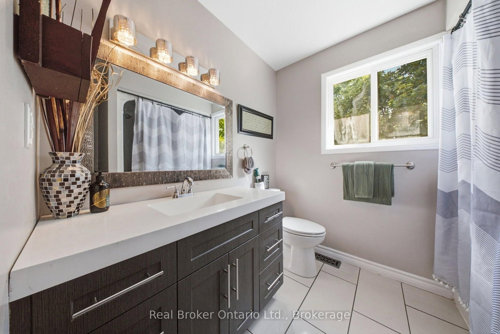 11 Dundas Street W • Brant, ON photo 18