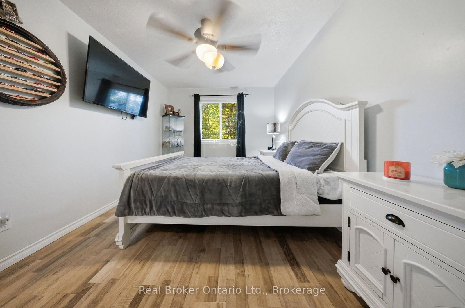 11 Dundas Street W • Brant, ON photo 21