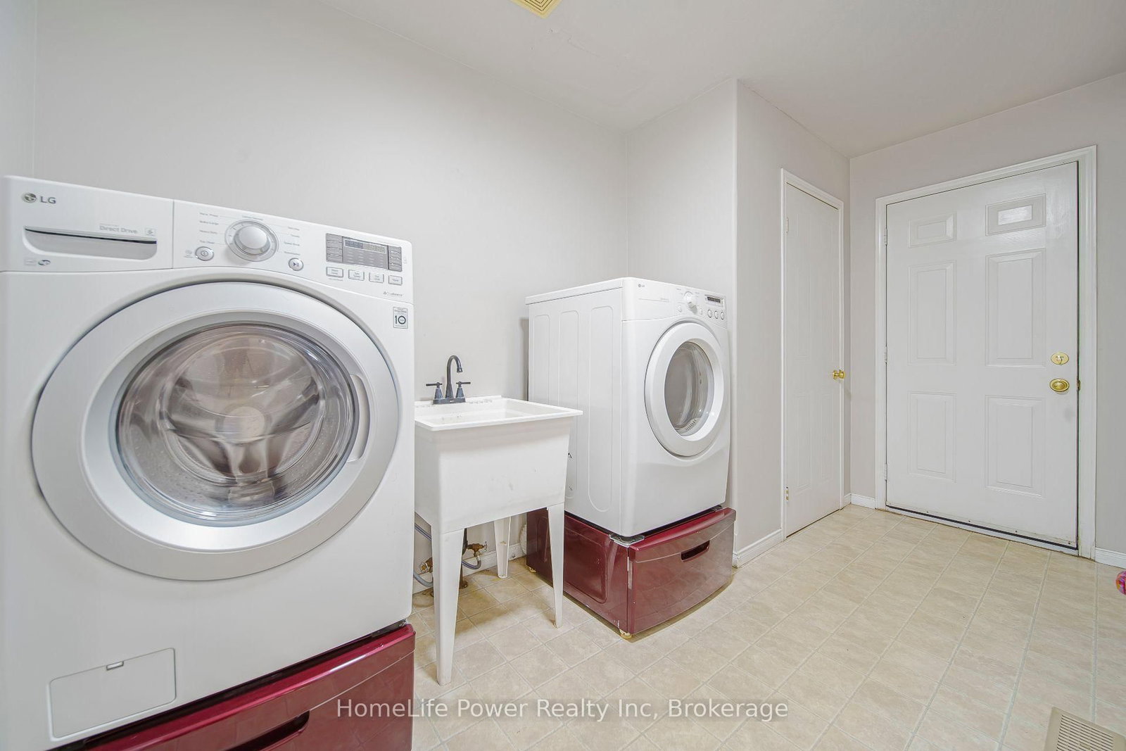 765 BRANDENBURG Boulevard • Waterloo, ON photo 14