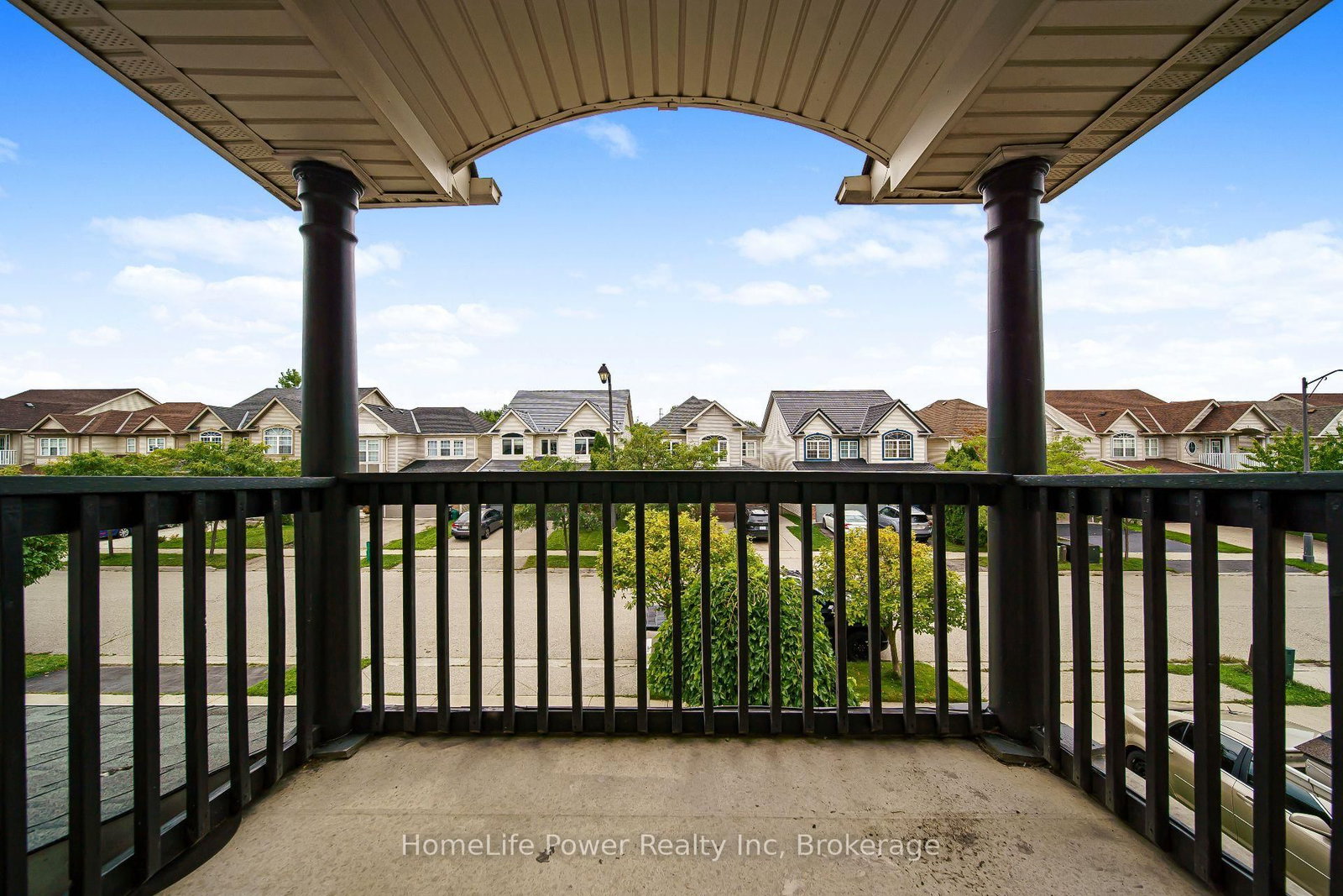 765 BRANDENBURG Boulevard • Waterloo, ON photo 2