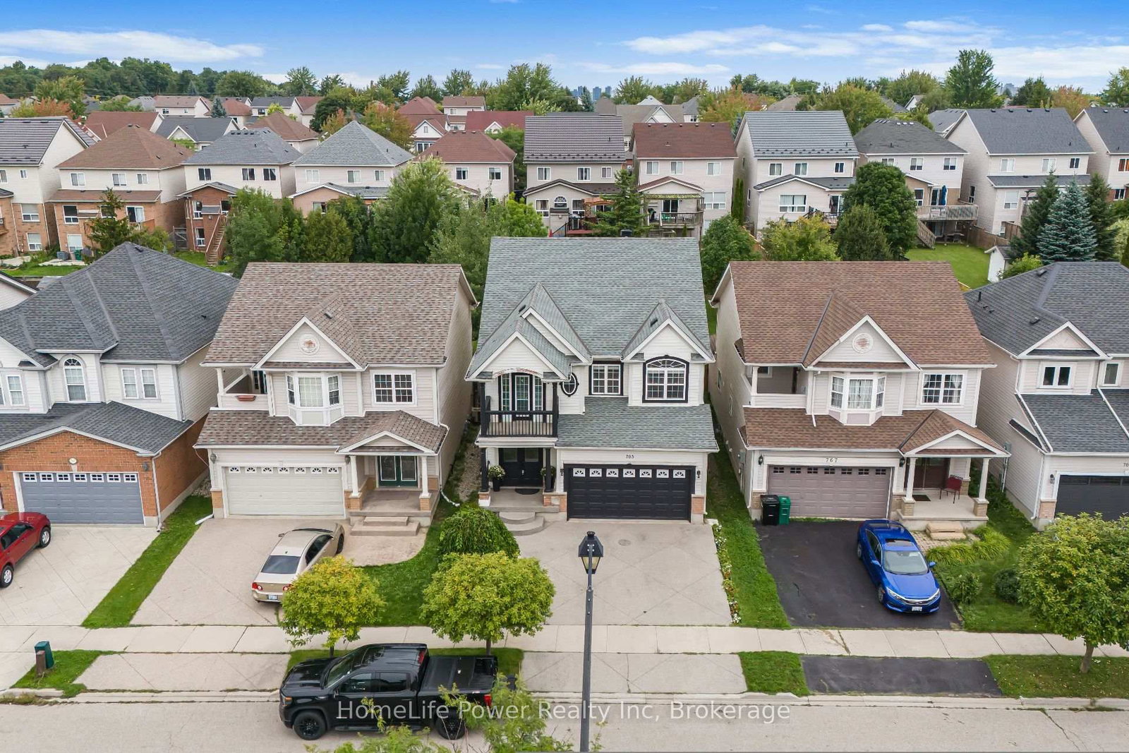 765 BRANDENBURG Boulevard • Waterloo, ON photo 3