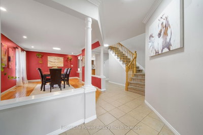 765 BRANDENBURG Boulevard • Waterloo, ON photo 9