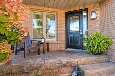 83 Niska Drive • Hamilton, ON photo 3