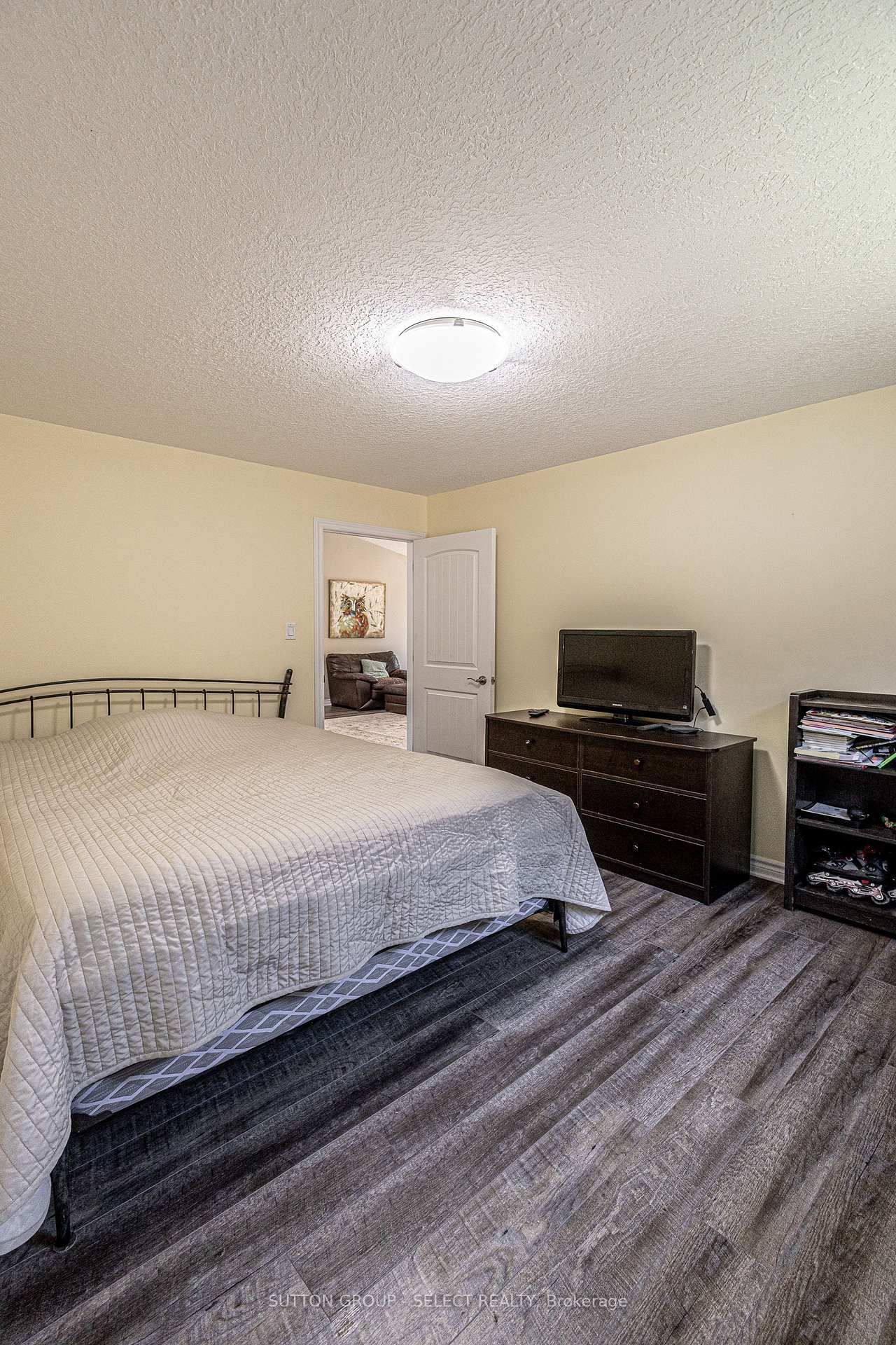 24 Brooker Trail • Thames Centre, ON photo 12