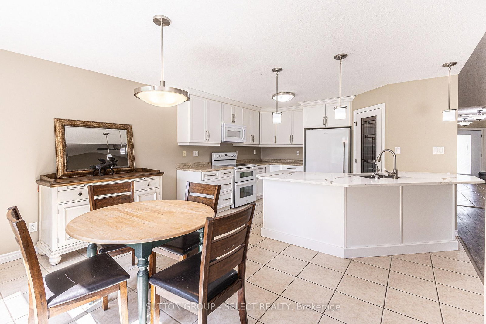 24 Brooker Trail • Thames Centre, ON photo 16