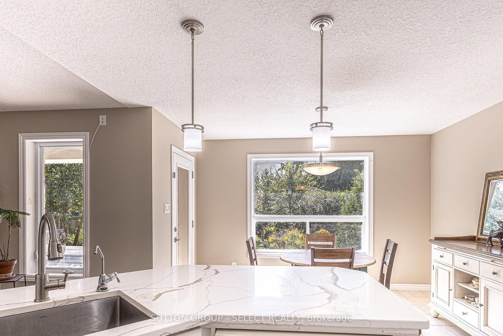 24 Brooker Trail • Thames Centre, ON photo 18