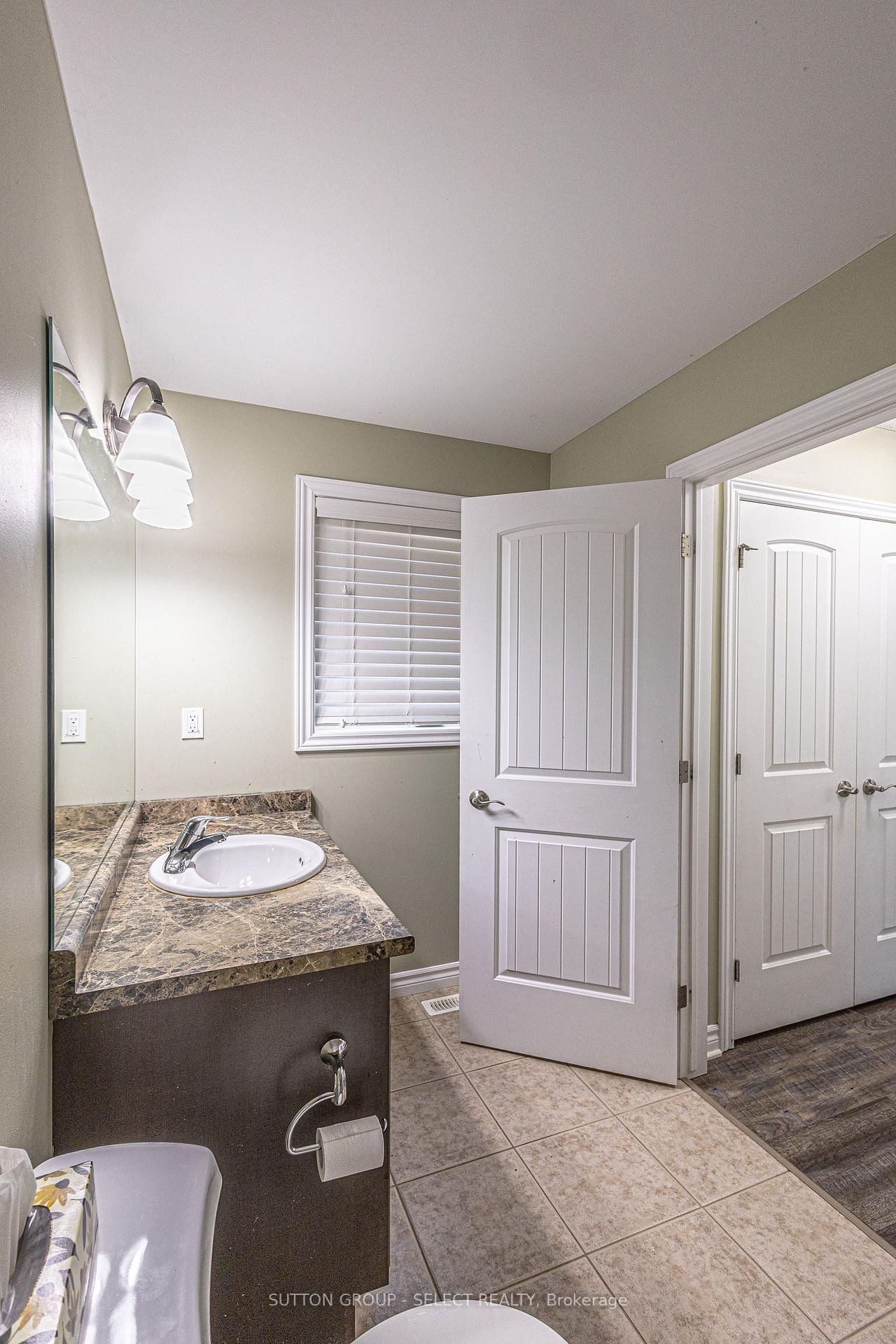 24 Brooker Trail • Thames Centre, ON photo 23